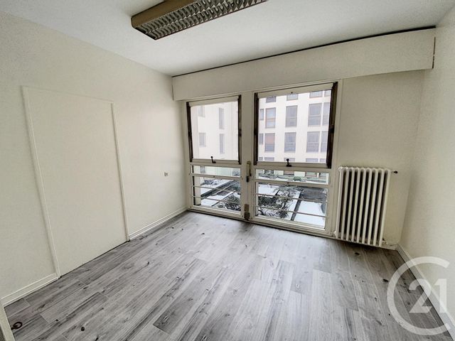 Afficher la photo en grand Appartement à vendre - 4 pièces - 100.61 m2 - METZ - 57 - LORRAINE - Century 21 Atout Immobilier