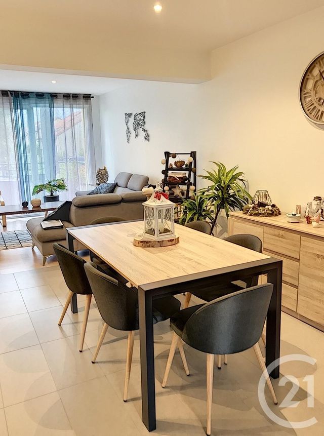 Afficher la photo en grand Appartement F3 à vendre - 3 pièces - 83.36 m2 - METZ - 57 - LORRAINE - Century 21 Atout Immobilier