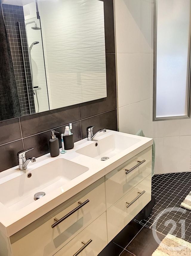 Afficher la photo en grand Appartement F3 à vendre - 3 pièces - 83.36 m2 - METZ - 57 - LORRAINE - Century 21 Atout Immobilier