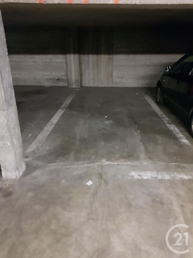 Afficher la photo en grand parking à louer - 15.0 m2 - METZ - 57 - LORRAINE - Century 21 Atout Immobilier