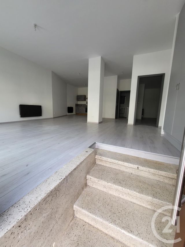 appartement à louer - 2 pièces - 86.7 m2 - METZ - 57 - LORRAINE - Century 21 Atout Immobilier