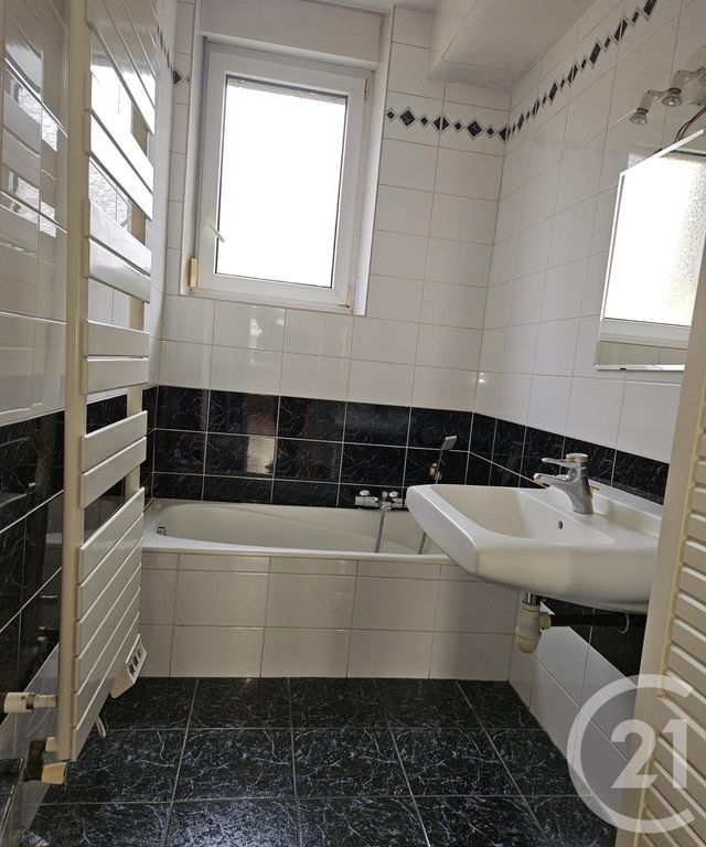 Appartement à louer - 4 pièces - 96.73 m2 - METZ - 57 - LORRAINE - Century 21 Atout Immobilier