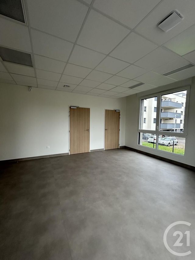 Appartement Local à louer - 1 pièce - 55.0 m2 - LE BAN ST MARTIN - 57 - LORRAINE - Century 21 Atout Immobilier