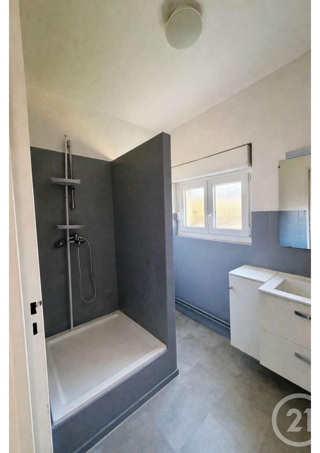 Appartement F3 à louer - 3 pièces - 59.0 m2 - MONTIGNY LES METZ - 57 - LORRAINE - Century 21 Atout Immobilier