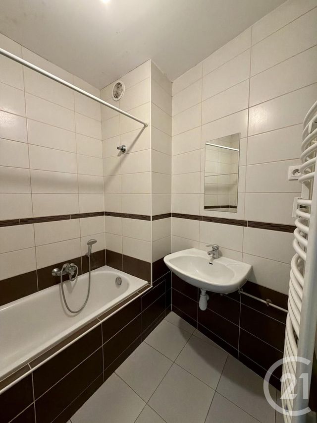 Appartement F3 à louer - 3 pièces - 55.0 m2 - METZ - 57 - LORRAINE - Century 21 Atout Immobilier