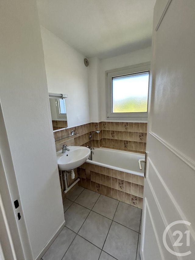 Appartement à louer - 3 pièces - 47.16 m2 - MAIZIERES LES METZ - 57 - LORRAINE - Century 21 Atout Immobilier