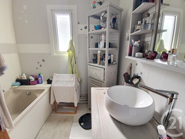 Appartement T5 à louer - 5 pièces - 99.18 m2 - MONTIGNY LES METZ - 57 - LORRAINE - Century 21 Atout Immobilier